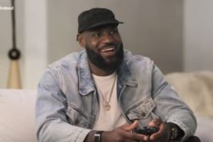 詹姆斯:我最早玩的游戏是在任天堂上玩魂斗罗 超级马力欧兄弟等