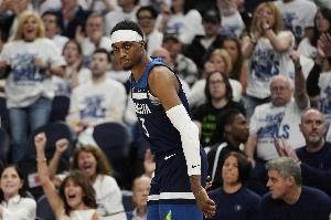 多项生涯新高!狼队晒麦丹数据:18.4分1.4封盖 三分53.8%联盟第1